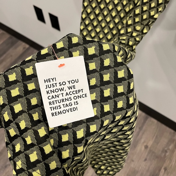 ASOS DESIGN long sleeve keyhole midi dress with cut out in lime jacquard - Picture 4 of 10